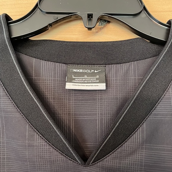 Nike Golf Windbreaker Pullover - Picture 3 of 3
